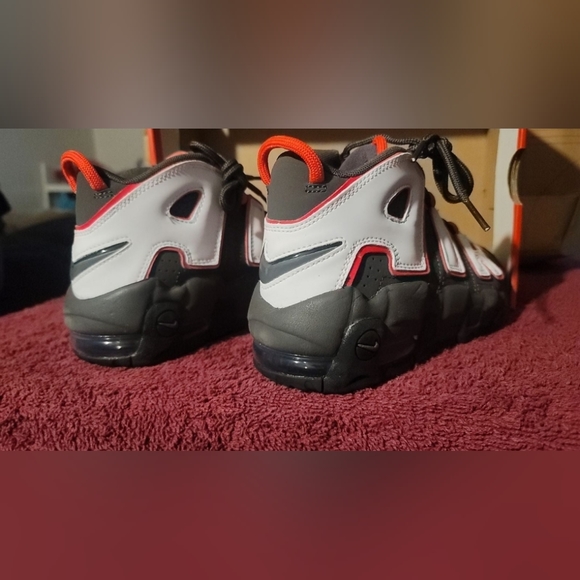 [Y-4]=(W-5.5) Nike Air More Uptempo GS  'Medium Ash SirenRed White' - Picture 5 of 9